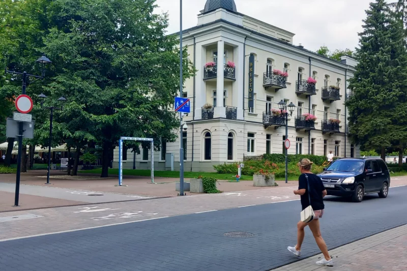 Saunowe Wieczory, Hotel Bristol: Relaks i Prestiż w Busku-Zdroju